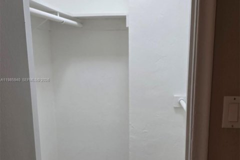 Condo in Palmetto Bay, Florida, 1 bedroom  № 2055981 - photo 18