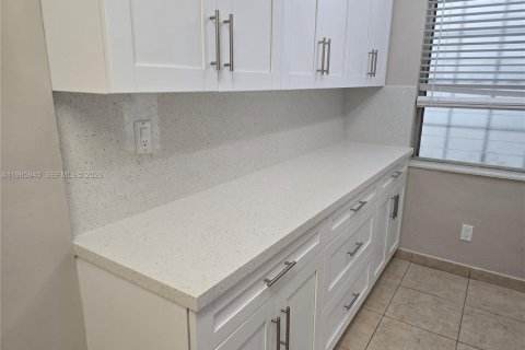 Condo in Palmetto Bay, Florida, 1 bedroom  № 2055981 - photo 12