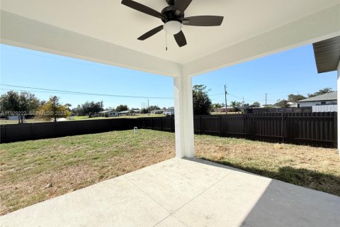 Villa ou maison à vendre à Lehigh Acres, Floride: 3 chambres, 130.62 m2 № 1987571 - photo 13