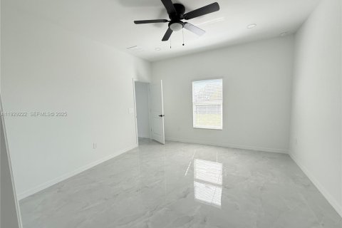 Villa ou maison à vendre à Lehigh Acres, Floride: 3 chambres, 130.62 m2 № 1987571 - photo 12