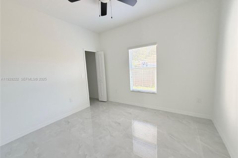 Villa ou maison à vendre à Lehigh Acres, Floride: 3 chambres, 130.62 m2 № 1987571 - photo 6