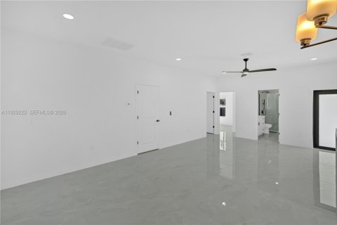 House in Lehigh Acres, Florida 3 bedrooms, 130.62 sq.m. № 1987571 - photo 26