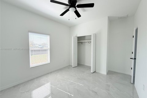 Villa ou maison à vendre à Lehigh Acres, Floride: 3 chambres, 130.62 m2 № 1987571 - photo 5