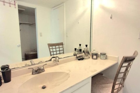 Condominio en alquiler en Pompano Beach, Florida, 1 dormitorio, 70.79 m2 № 2077542 - foto 14