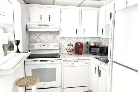 Condominio en alquiler en Pompano Beach, Florida, 1 dormitorio, 70.79 m2 № 2077542 - foto 8
