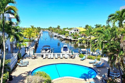 Condominio en Pompano Beach, Florida, 1 dormitorio  № 2077542