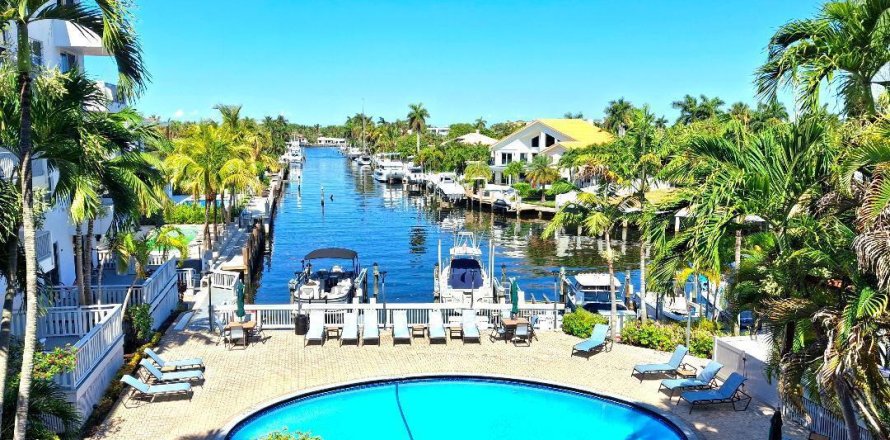 Condominio en Pompano Beach, Florida, 1 dormitorio  № 2077542