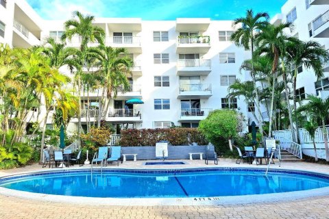 Condominio en alquiler en Pompano Beach, Florida, 1 dormitorio, 70.79 m2 № 2077542 - foto 23