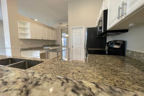 Casa en alquiler en Weston, Florida, 4 dormitorios, 257.99 m2 № 2054305 - foto 15