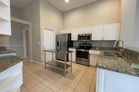 Casa en alquiler en Weston, Florida, 4 dormitorios, 257.99 m2 № 2054305 - foto 17