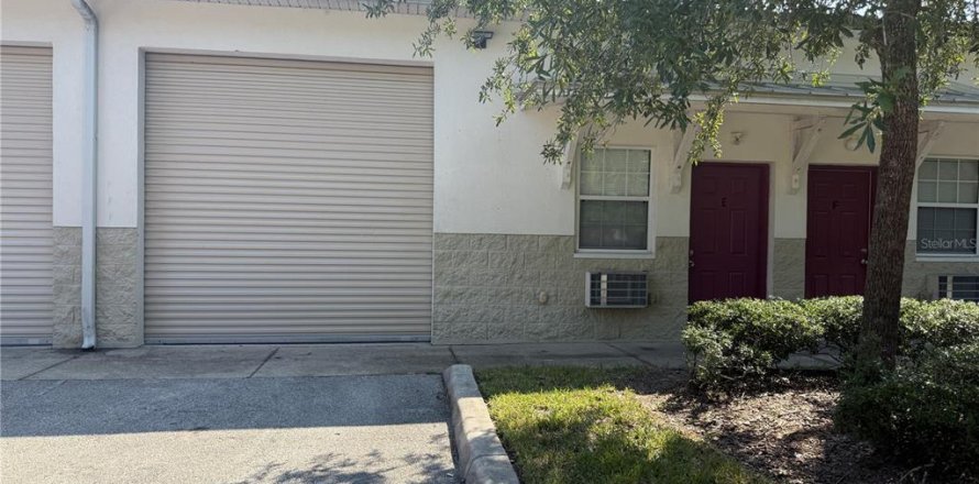 Commercial property in Palm Coast, Florida 92.9 sq.m. № 1911666
