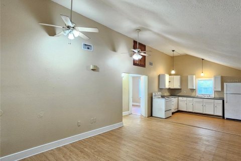 House in Lakeland, Florida 2 bedrooms, 86.96 sq.m. № 2203690 - photo 5