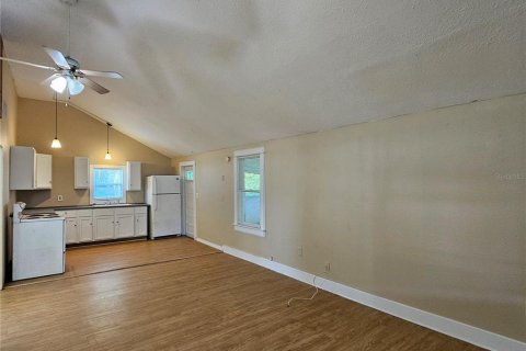 House in Lakeland, Florida 2 bedrooms, 86.96 sq.m. № 2203690 - photo 4