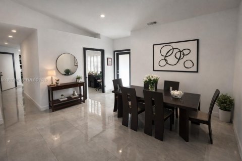 Casa en venta en Miramar, Florida, 4 dormitorios, 137.22 m2 № 1999963 - foto 3