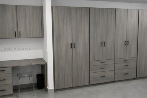 Casa en venta en Miramar, Florida, 4 dormitorios, 137.22 m2 № 1999963 - foto 8