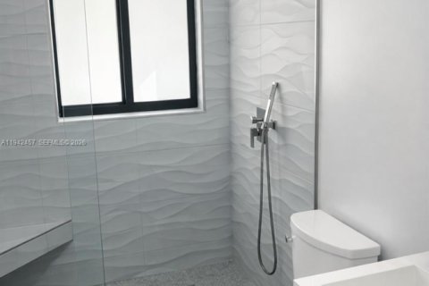 Casa en venta en Miramar, Florida, 4 dormitorios, 137.22 m2 № 1999963 - foto 10