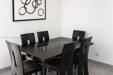 Casa en venta en Miramar, Florida, 4 dormitorios, 137.22 m2 № 1999963 - foto 4