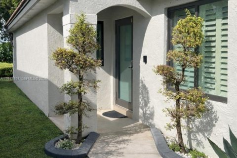 Casa en Miramar, Florida 4 dormitorios, 137.22 m2 № 1999963