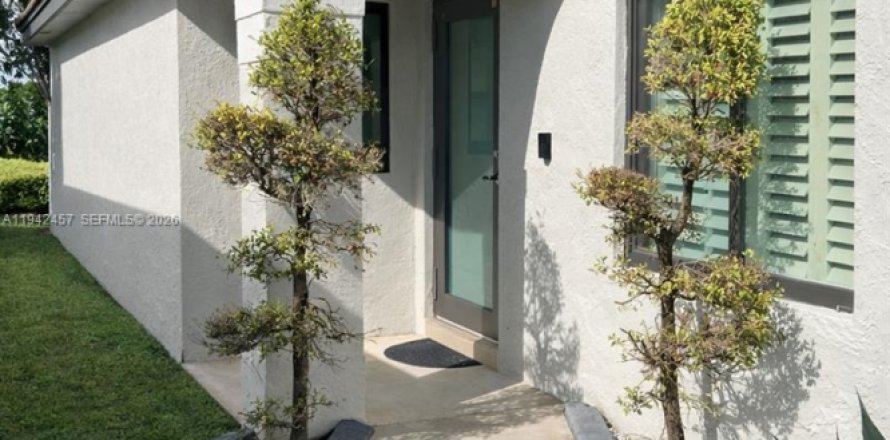 Casa en Miramar, Florida 4 dormitorios, 137.22 m2 № 1999963