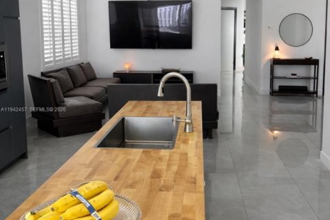 Casa en venta en Miramar, Florida, 4 dormitorios, 137.22 m2 № 1999963 - foto 7