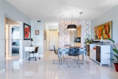 Copropriété à vendre à North Miami Beach, Floride: 2 chambres, 82.03 m2 № 1697833 - photo 9