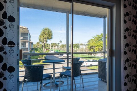 Copropriété à vendre à North Miami Beach, Floride: 2 chambres, 82.03 m2 № 1697833 - photo 6