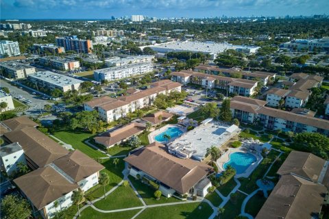 Copropriété à vendre à North Miami Beach, Floride: 2 chambres, 82.03 m2 № 1697833 - photo 30