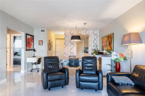 Copropriété à vendre à North Miami Beach, Floride: 2 chambres, 82.03 m2 № 1697833 - photo 5