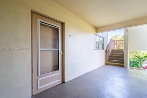 Copropriété à vendre à North Miami Beach, Floride: 2 chambres, 82.03 m2 № 1697833 - photo 21