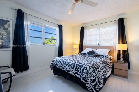 Copropriété à vendre à North Miami Beach, Floride: 2 chambres, 82.03 m2 № 1697833 - photo 14