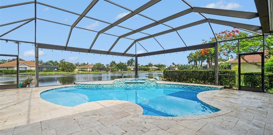 House in Fort Myers, Florida 4 bedrooms, 344.85 sq.m. № 2117218