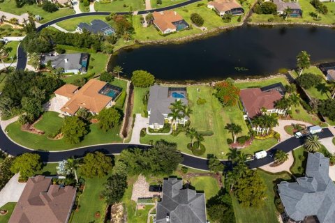 House in Fort Myers, Florida 4 bedrooms, 344.85 sq.m. № 2117218 - photo 5