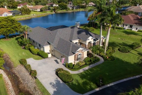 House in Fort Myers, Florida 4 bedrooms, 344.85 sq.m. № 2117218 - photo 4