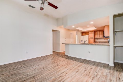 House in Largo, Florida 4 bedrooms, 163.23 sq.m. № 1919125 - photo 14