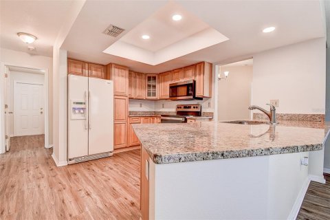 House in Largo, Florida 4 bedrooms, 163.23 sq.m. № 1919125 - photo 10
