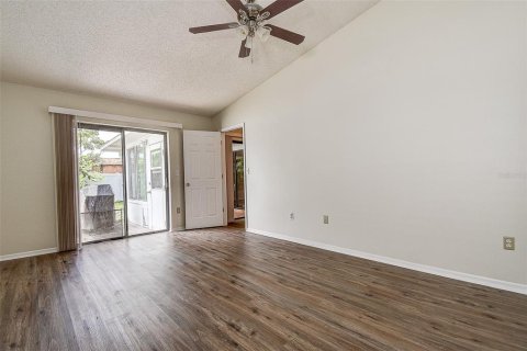 House in Largo, Florida 4 bedrooms, 163.23 sq.m. № 1919125 - photo 16