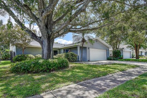 House in Largo, Florida 4 bedrooms, 163.23 sq.m. № 1919125 - photo 2