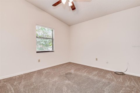 House in Largo, Florida 4 bedrooms, 163.23 sq.m. № 1919125 - photo 19