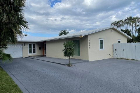 House in Cutler Bay, Florida 3 bedrooms, 181.44 sq.m. № 1804151 - photo 3