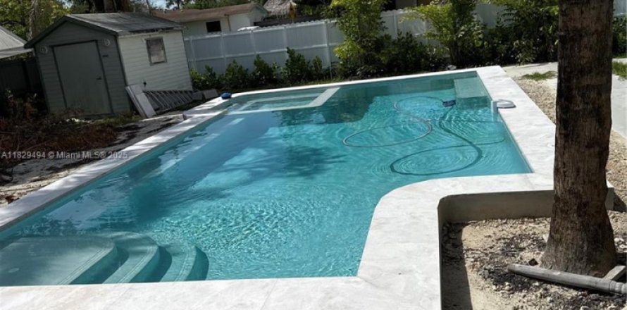 House in Cutler Bay, Florida 3 bedrooms, 181.44 sq.m. № 1804151