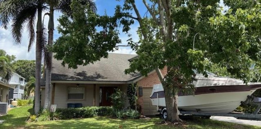 House in Palm Harbor, Florida 3 bedrooms, 168.71 sq.m. № 1882864