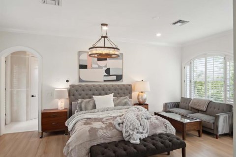 House in Orlando, Florida 5 bedrooms, 415.74 sq.m. № 1795016 - photo 10