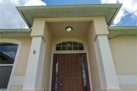 Villa ou maison à vendre à Cape Coral, Floride: 3 chambres, 170.66 m2 № 2141820 - photo 3