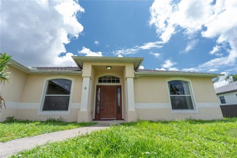 Villa ou maison à vendre à Cape Coral, Floride: 3 chambres, 170.66 m2 № 2141820 - photo 2