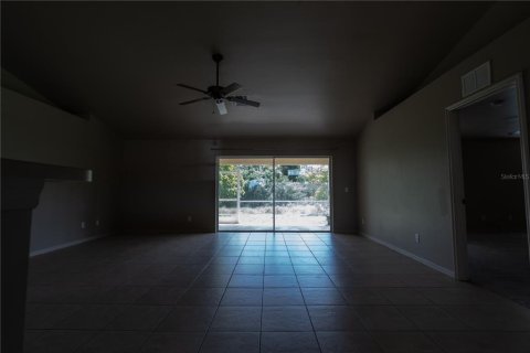 Villa ou maison à vendre à Cape Coral, Floride: 3 chambres, 170.66 m2 № 2141820 - photo 28