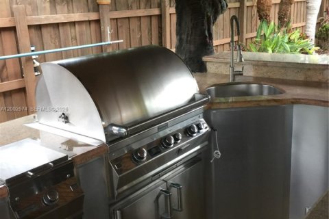 Купить виллу или дом в Катлер-Бей, Флорида 3 спальни, 154.78м2, № 2066403 - фото 4