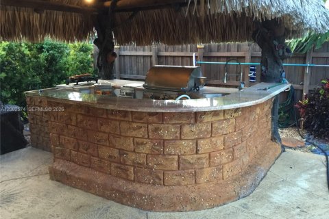 Купить виллу или дом в Катлер-Бей, Флорида 3 спальни, 154.78м2, № 2066403 - фото 2