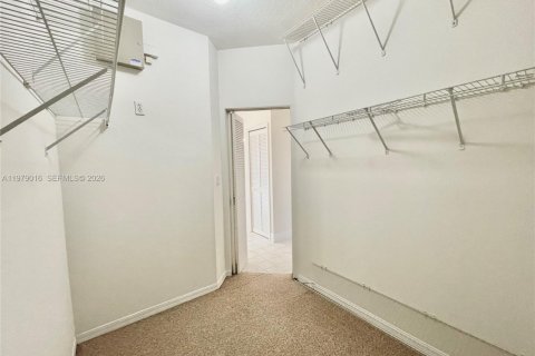 Снять в аренду таунхаус в Майами, Флорида 3 спальни, 166.3м2, № 2044260 - фото 29