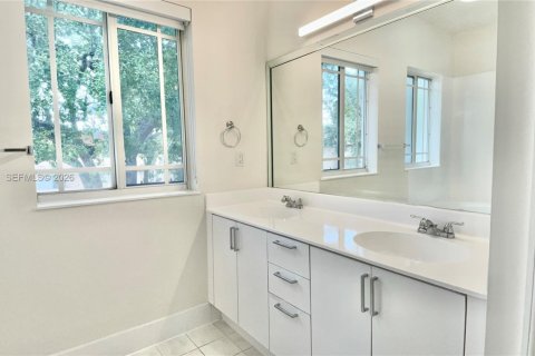 Снять в аренду таунхаус в Майами, Флорида 3 спальни, 166.3м2, № 2044260 - фото 24