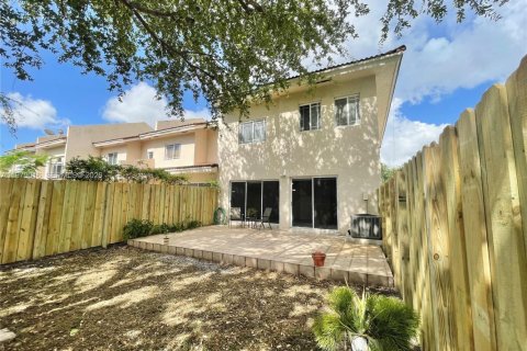 Снять в аренду таунхаус в Майами, Флорида 3 спальни, 166.3м2, № 2044260 - фото 10